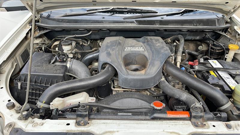 2015 Isuzu KB300 Diesel Double Cab - Image 5