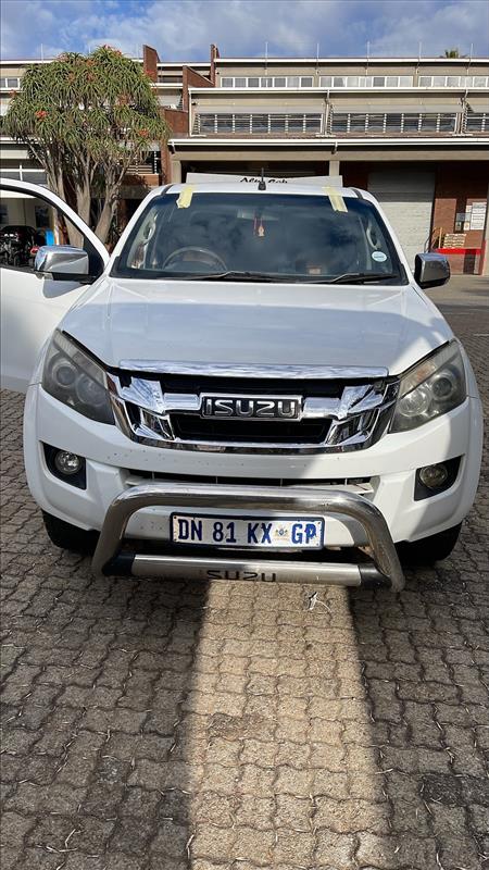 2015 Isuzu KB300 Diesel Double Cab - Image 4