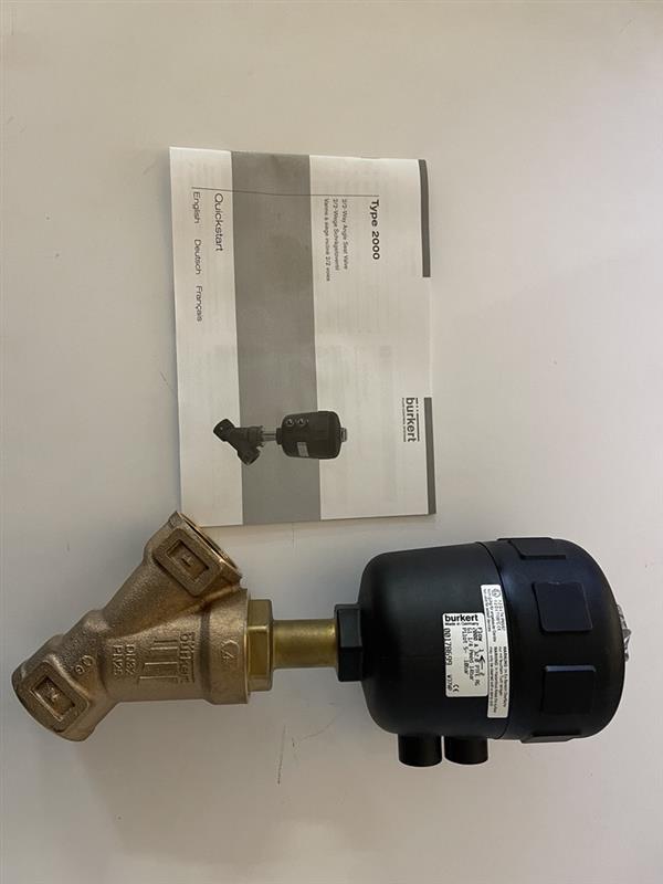 Pneumatic Angle Seat Valve 1¼"