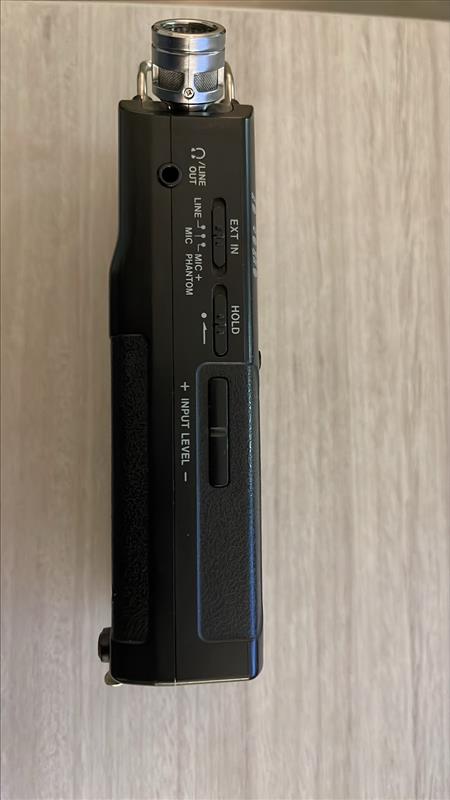 TASCAM DR-40 Linear PCM Portable Digital Audio Recorder - Image 2